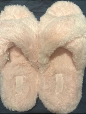 PINK Victoria's Secret Pale Pink Fuzzy Slide Slippers